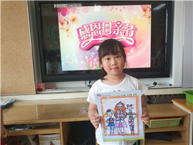 为妈妈设计美丽服装.jpg